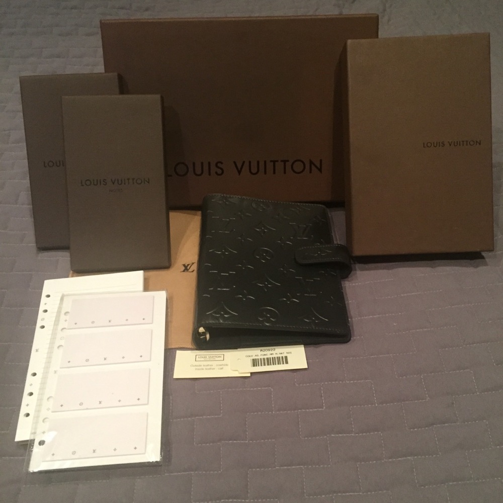 Louis mm agenda mat noir EUC with extras